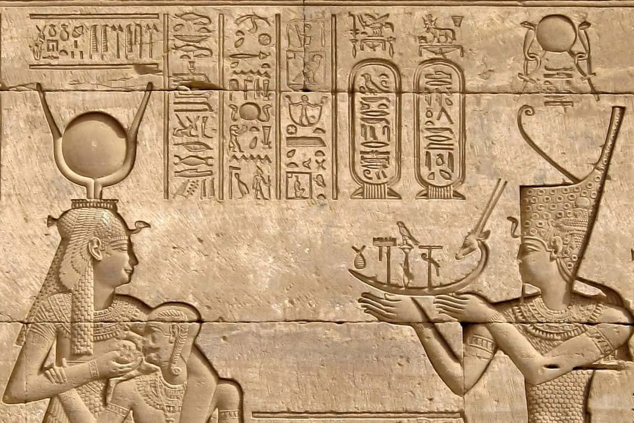 Mammisi romana en el complejo del templo de Dendera, Egipto